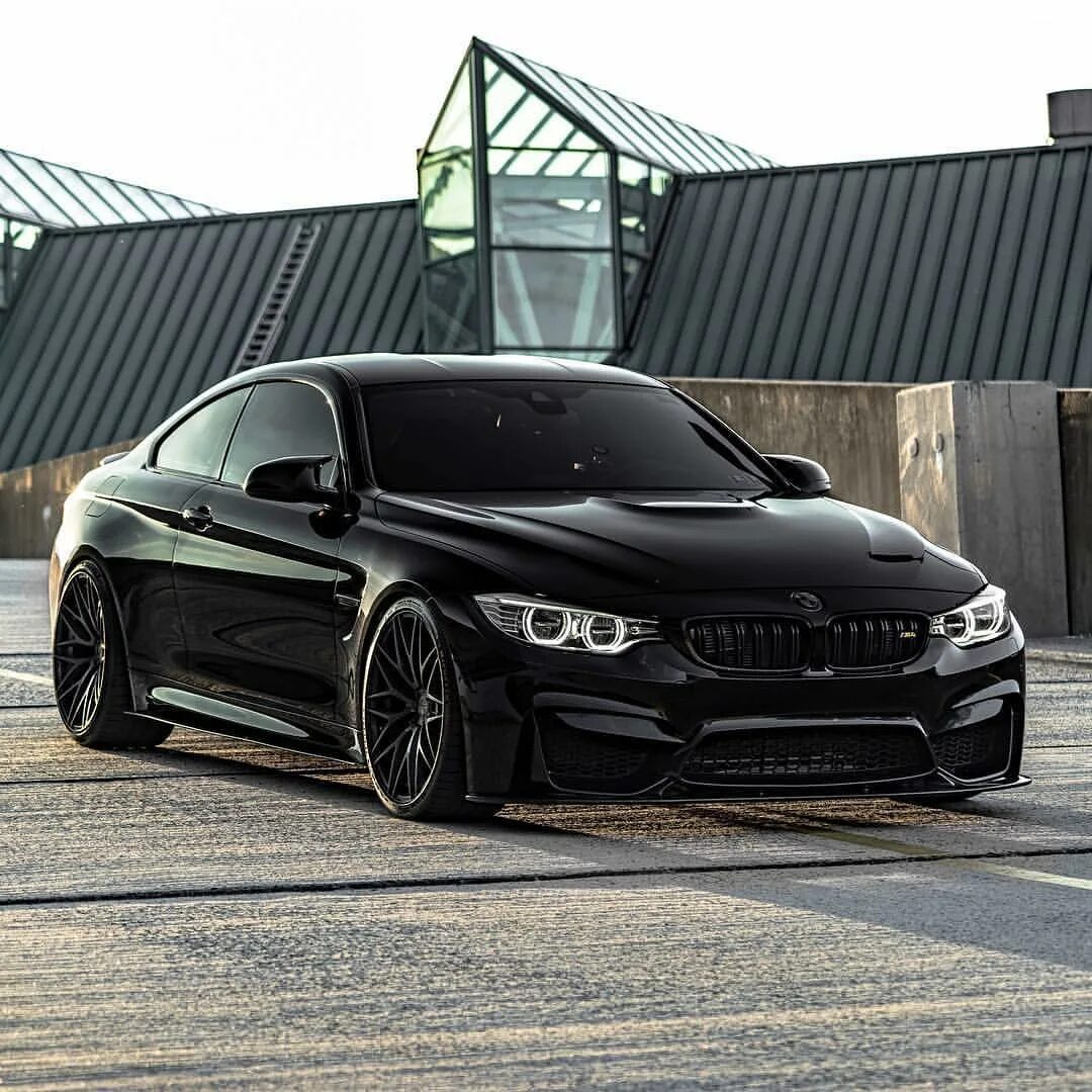 Bmw черная матовая. BMW m4 f82 Black. BMW m4 Coupe Black. БМВ m4 f82 черная. BMW m4 Black Matte.
