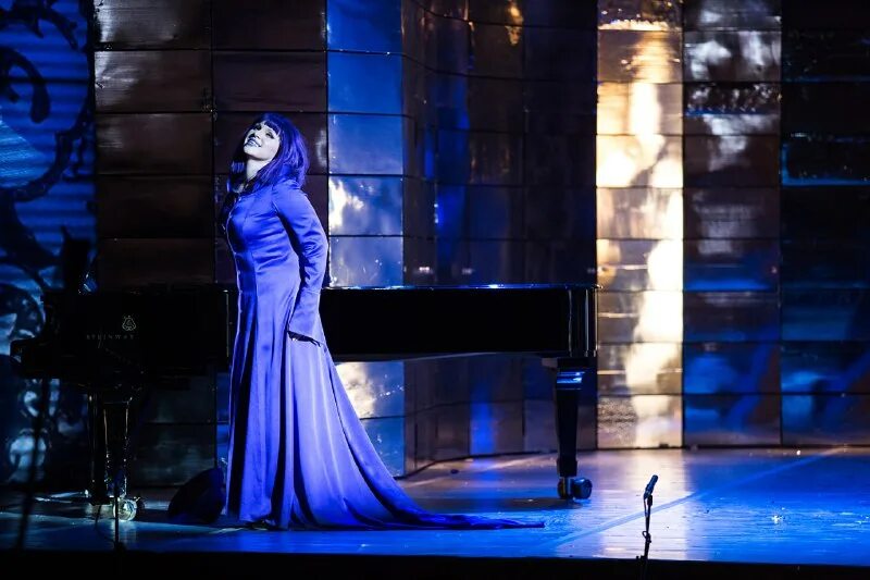 последний опер. театр оперы и балета. король умберто джордано. милосердие тита моцарт. опера прошлое.