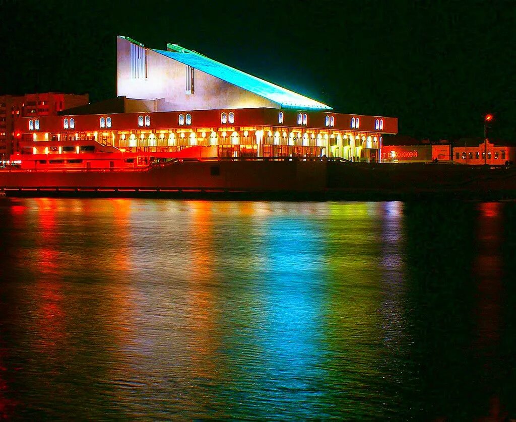 камала. театр имени камала. театр галиаскара камала. здание галиаскара камала. театр камала казань.