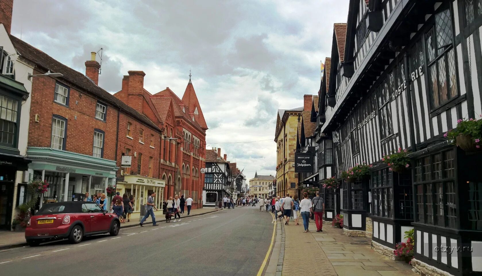 Stratford on avon. Стратфорд-апон-эйвон, Англия. Город Стратфорд Англия. Стратфорд на Эйвоне. Стратфорд он эйвон.