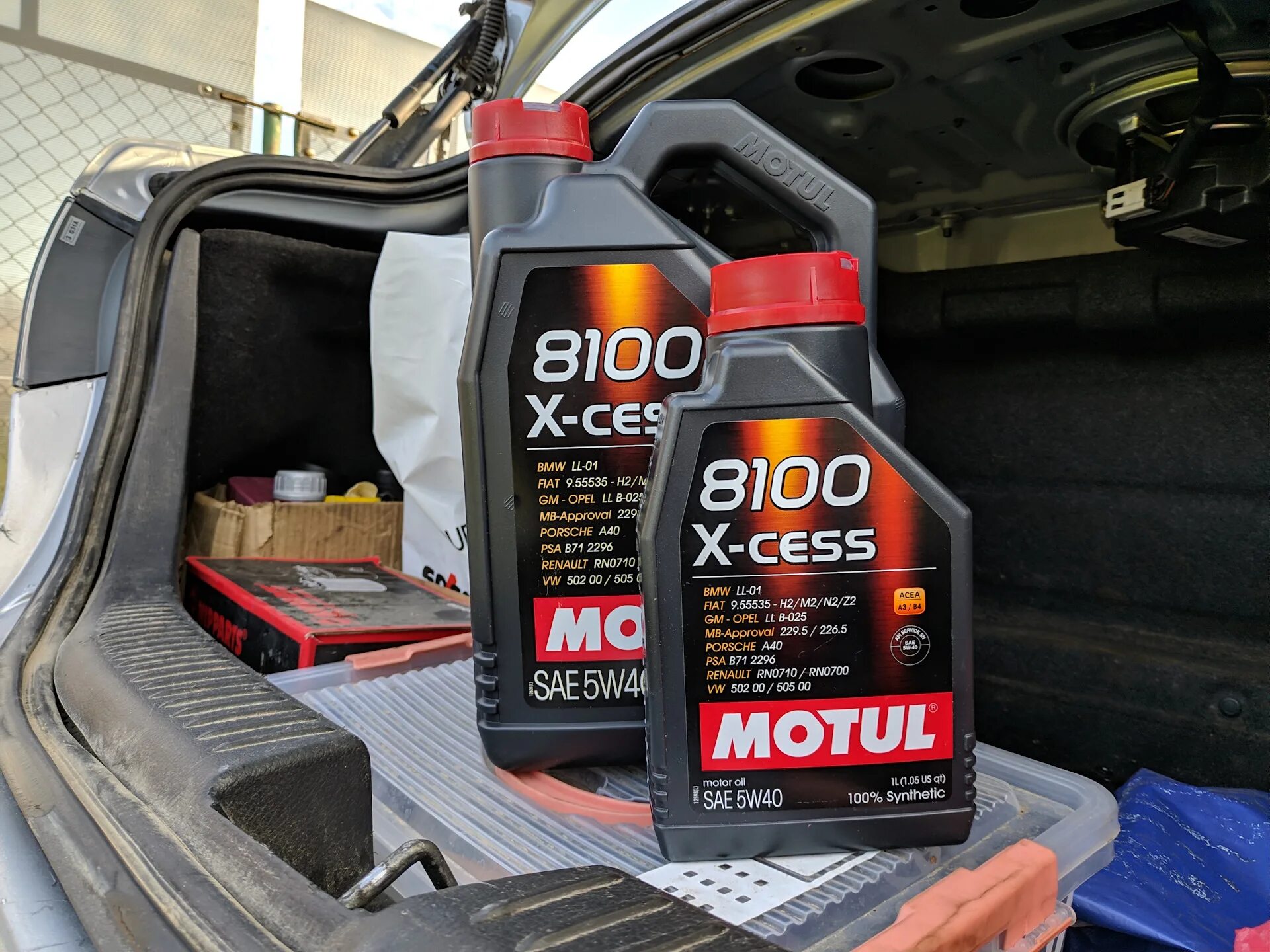 Залил масло мотюль. Motul 5w40 Optima. Motul для мазды СХ 5. Motul 5w40 Ford Focus. 107206 Мотюль.