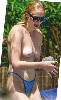 Sophie Turner Topless.