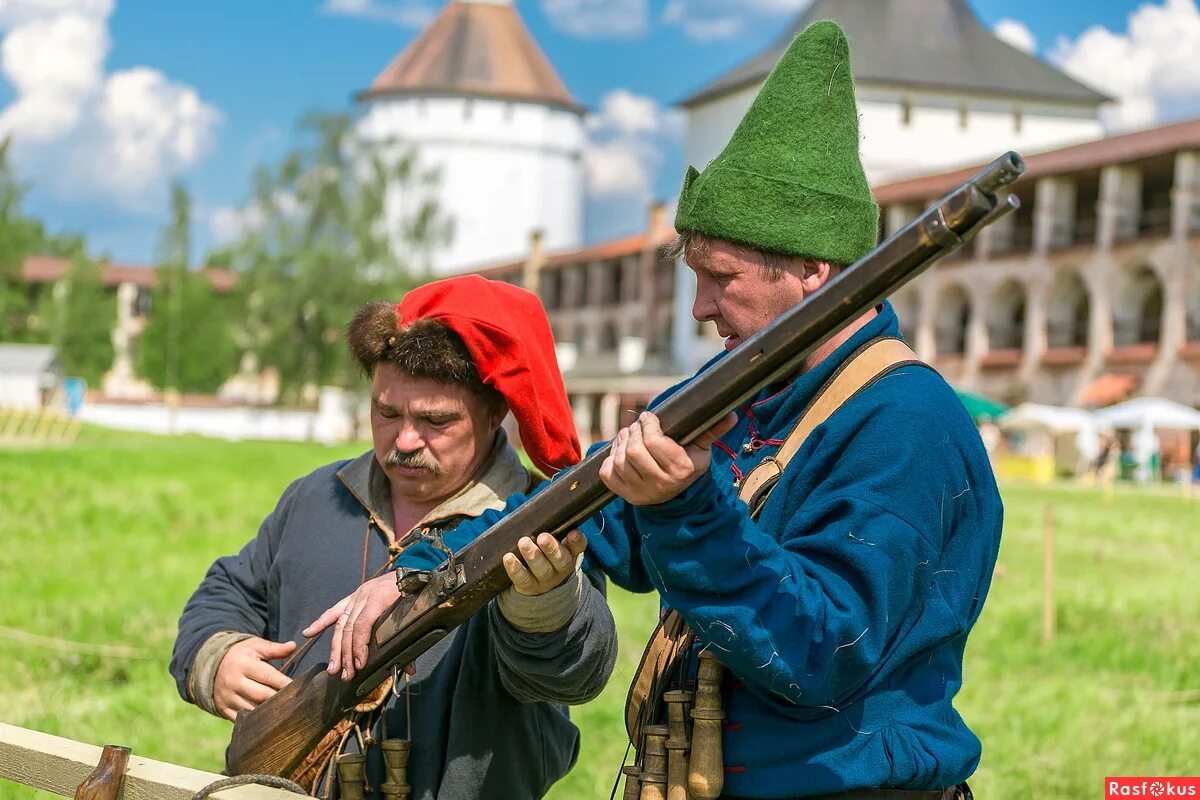 А. Мордовин служивый. Служивый. Бывший служивый. Военные карикатуры.