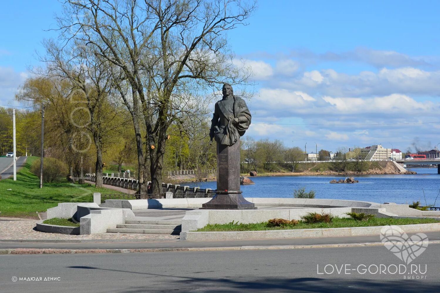 Город лов. Выборг набережная Адмирала. Набережная Адмирала Апраксина. Набережная Апраксина Выборг. Набережная Адмирала Апраксина Воронеж.