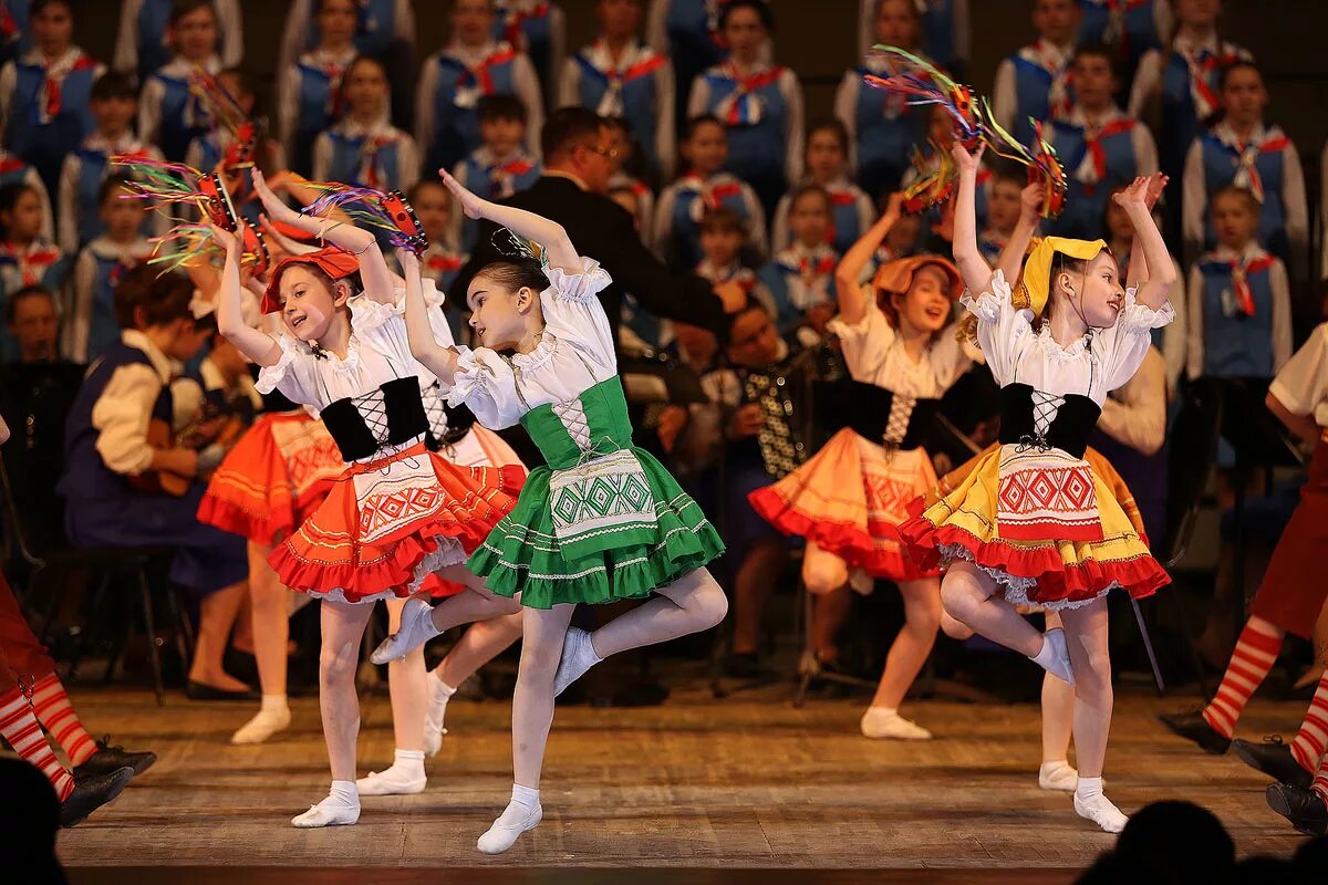 Тарантелла итальянский народный. Тарантелла итальянский народный танец. Танцы италии названия. Тарантелла ансамбль моисеева. Танцы италии названия.