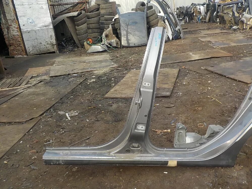 Порог кузова левый kia soul. Порог со стойкой. Пороги митсубиси галант 9. Порог правый пежо 206 3 двери. Левый порог кузова hyundai ix35.