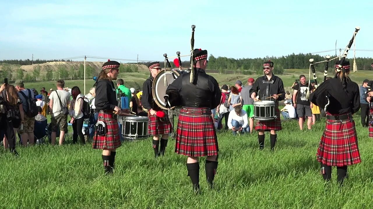 Оркестр волынщиков. Оркестр волынщиков москвы. оркестр волынщиков москвы сити пайпс. волынщик фестиваль.