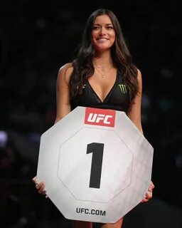 Vanessa Hanson beautiful ufc ring girl. 