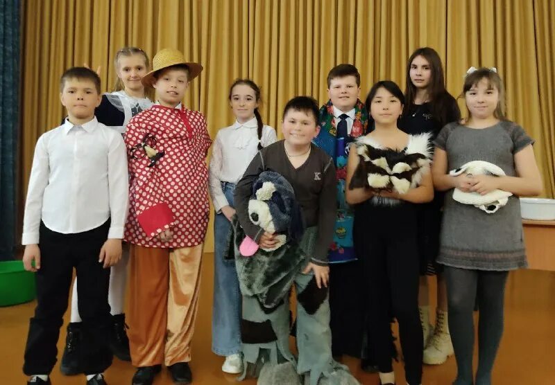 Костюм для спектакля про христа. Курган воскресная школа епархия. Школа преображение. Школа преображение. Школа преображение.