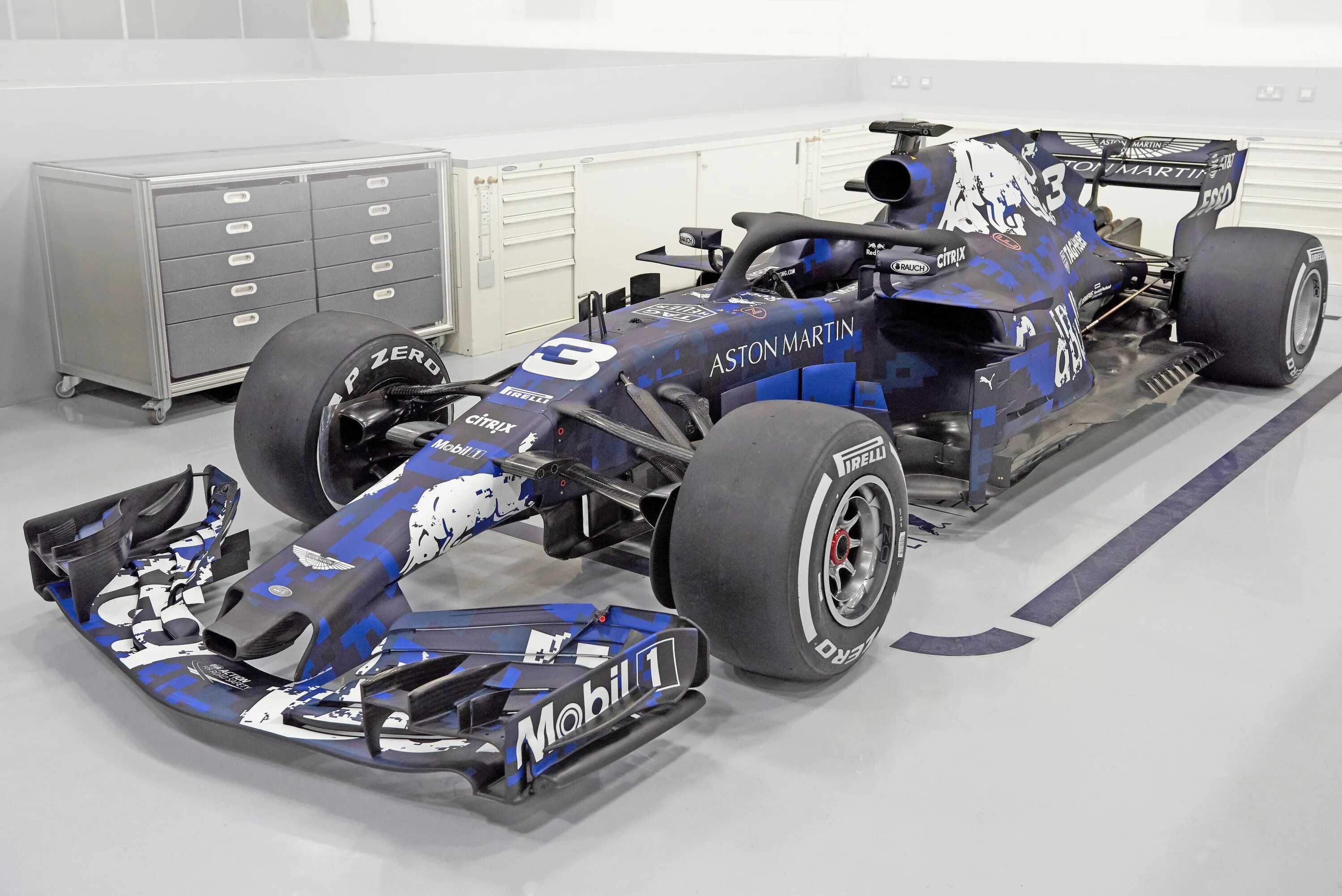 Ред булл ф1 2021. Renault f1 team 2011. Formula k f1. Льюис хэмилтон формула 1 мерседес. F1 4k.