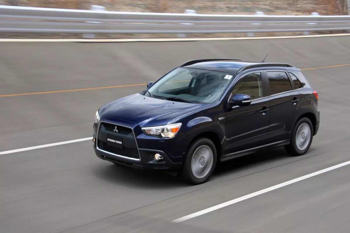 Mitsubishi asx 2. Митсубиси АСХ 2010. Митсубиси IXS 2010. Mitsubishi ASX 2012. Митсубиси ASX 2010 года.