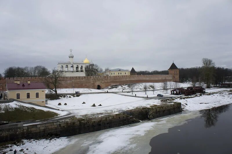 Сколько живет в новгороде. Великий Новгород март. Великий Новгород в марте фото. Путешествие по великому Новгороду видео. Фотографии март в Великом Новгороде.