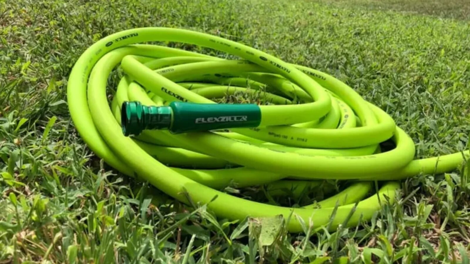 Шланг садовый силиконовый. Садовый шланг на прозрачном фоне. Garden Hose parameters Size.