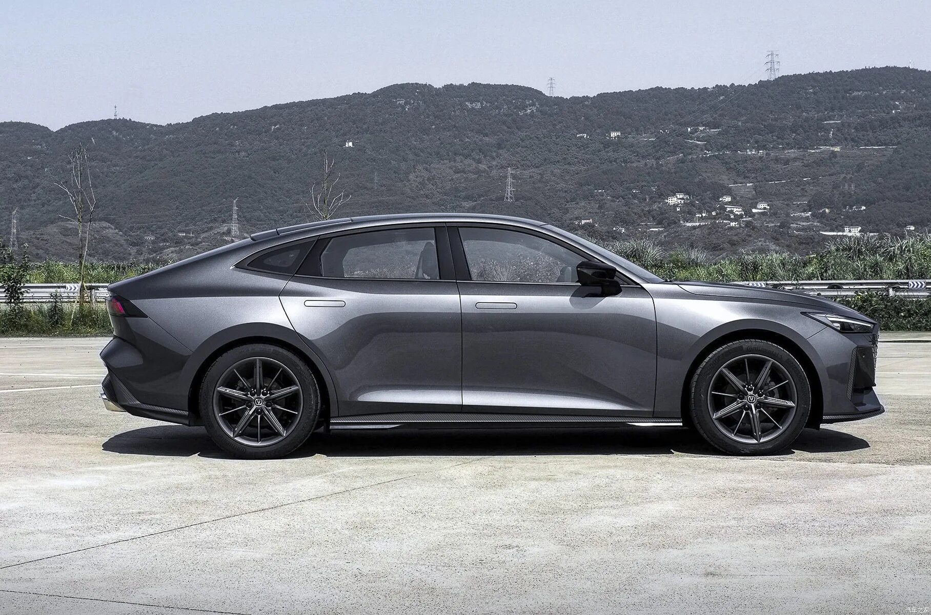 Uni v 2.0. Changan uni-v 2025. changan uni седан.