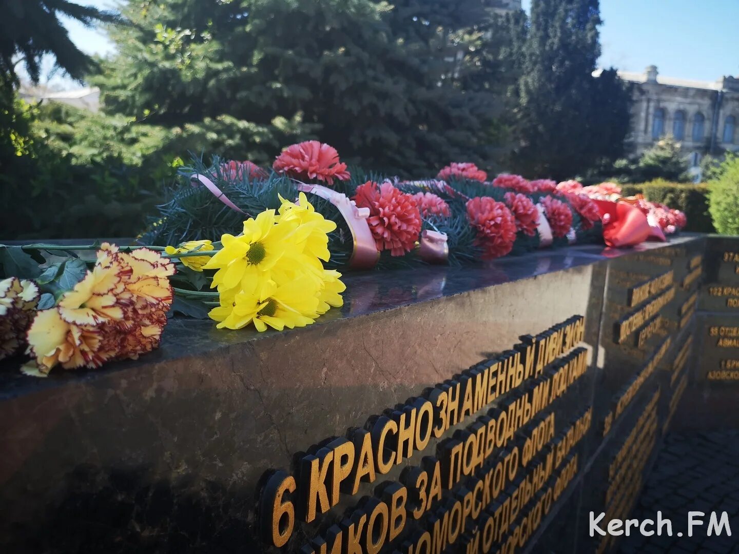 Дата освобождения керчи. День освобождения керчи. мемориал в керчи.