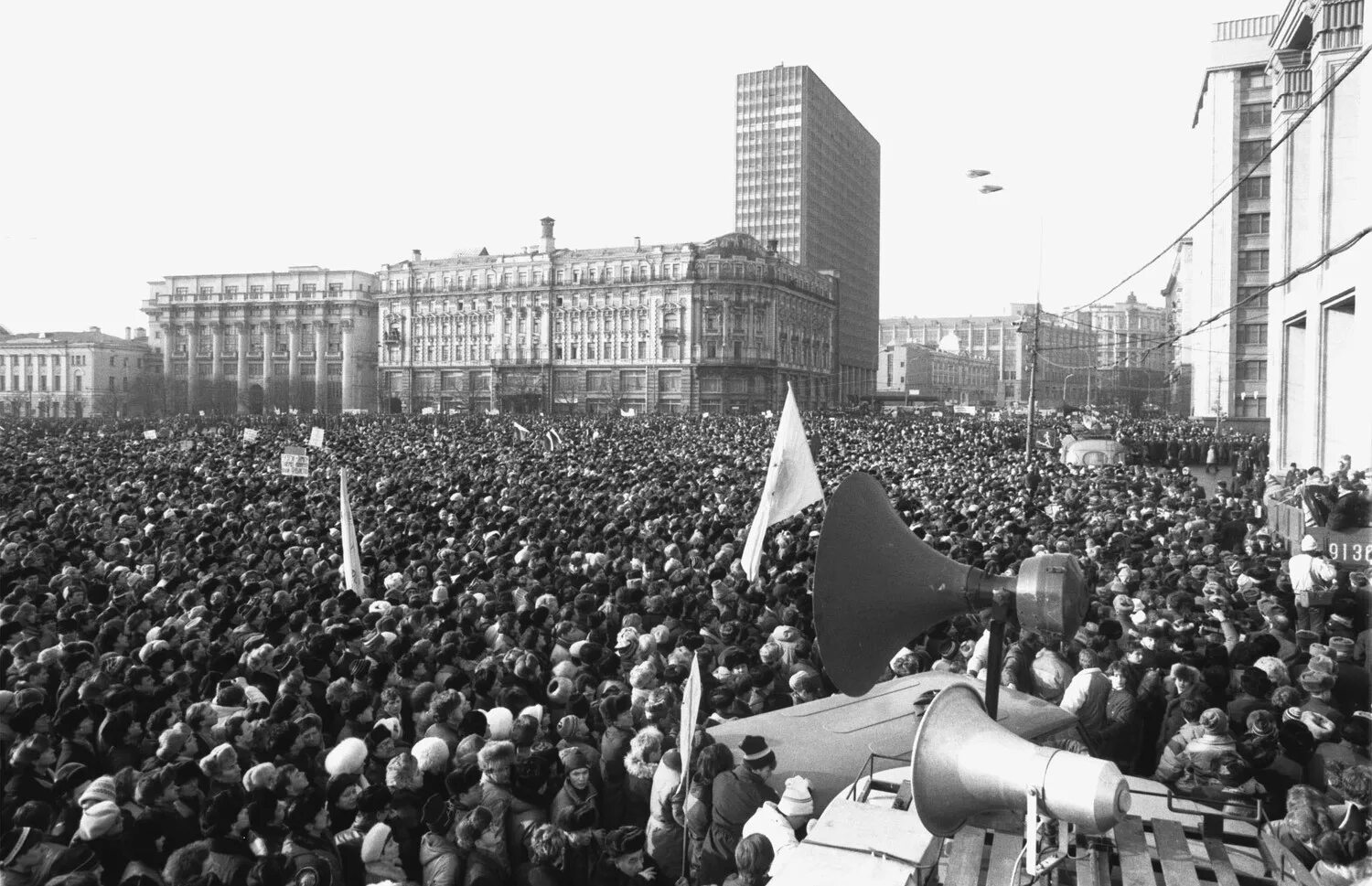 Митинг КПСС 1990 Москва. 4 Февраля 1990 митинг в Москве. Манежная площадь 1990. Митинг Москва 1991 Манежная. Митинги 1990