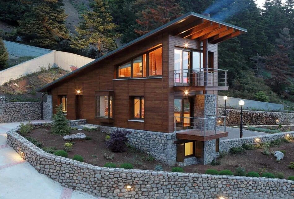 Дом стоял на косогоре так что. Домики на склоне горы в городе мессина. Дом на склоне горы у озера. Отель на склоне горы иджеван. Альпийское шале.