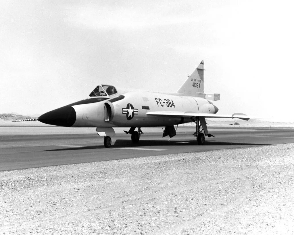 колеса для f-102 delta dagger. F-102 delta dagger. F-102 дельта даггер. F-102 самолет. Convair f-102 delta dagger.