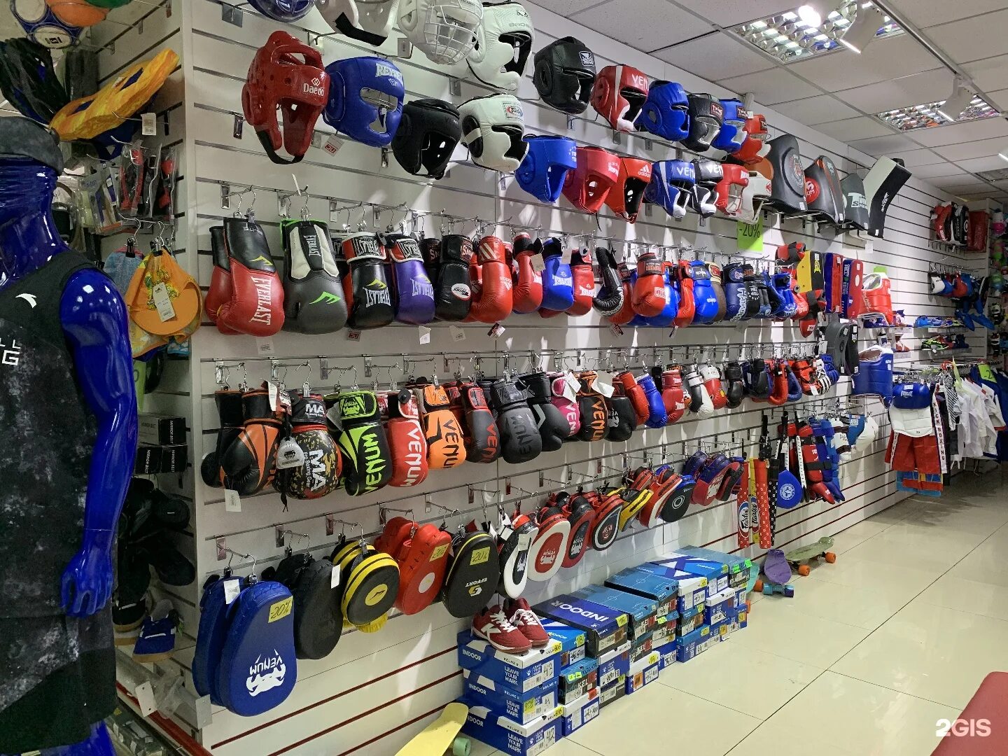 сеть спортивных магазинов. Intersport store. сеть спортивных магазинов. логотип чемпион бренд. спортивный магазин рязань.