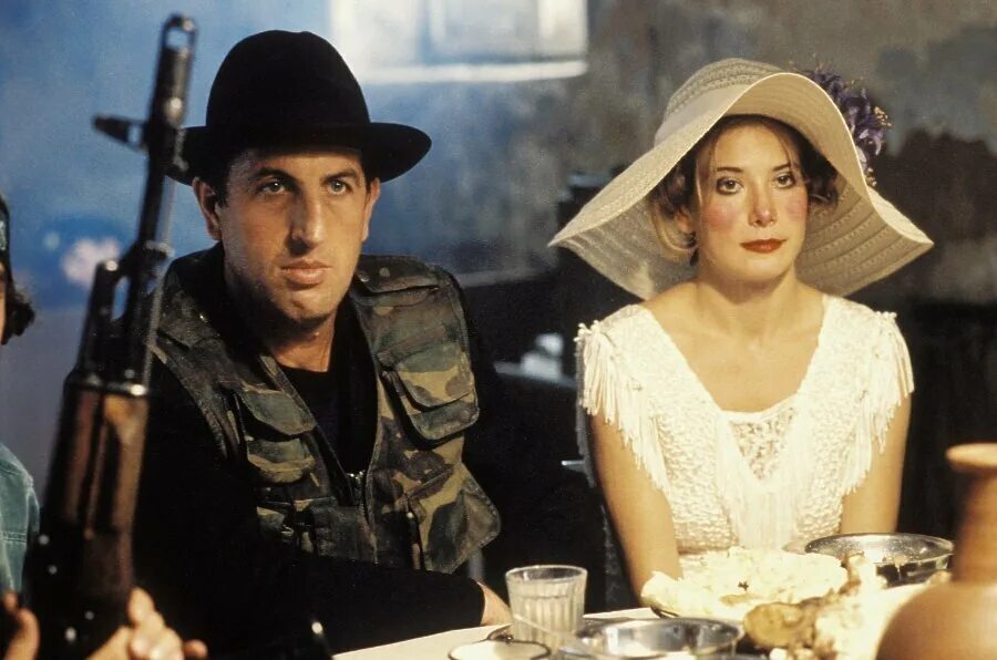 2002 — «дом дураков» браин аламс. юлия высоцкая в фильме дом дураков. дом дураков кончаловский. андрей кончаловский дом дураков. юлия высоцкая дом дураков.