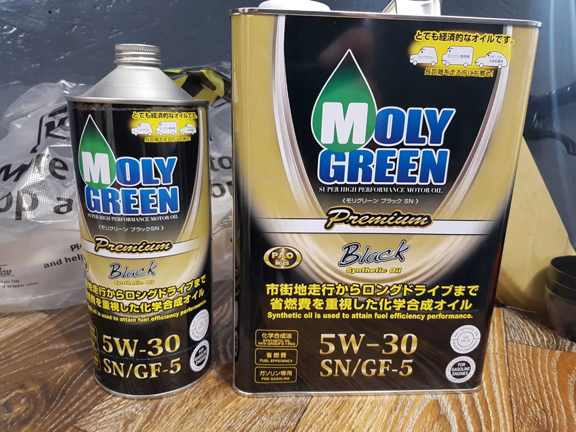 Отзыв масло moly green. Моли Грин 5в30. Моли Грин 5w30. Масло моли Грин 5w40. Moly Green 5w30 selection.