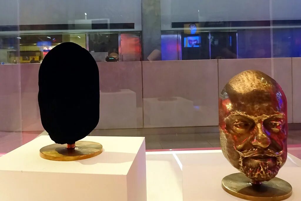 Ванта краски. Vantablack 2. ванта блэк. vantablack mask. darker than vantablack.