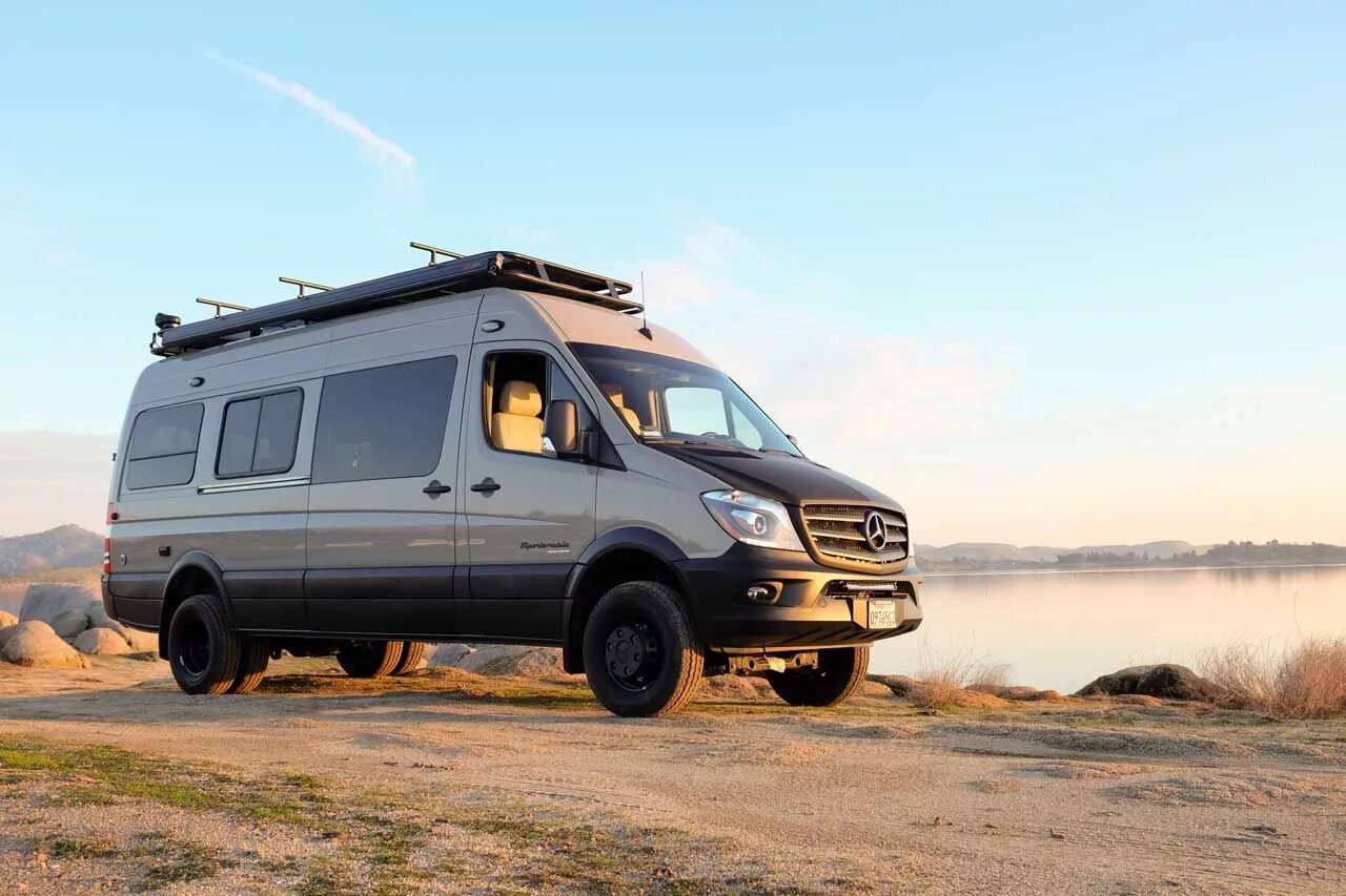 Спринтер туристический. Mercedes Sprinter 4x4 Camper. Мерседес Спринтер автодом 4x4. Mercedes Benz Sprinter 4x4 автодом. Mercedes Benz Sprinter 4x4 Camper.