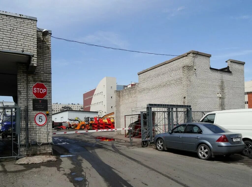 мусоровоз спецтранс 1. автопарк 6 спецтранс спб. автопарк 6 спецтранс спб. автопарк спецтранс 1 мусоровозы. спецтранс проспект просвещения.