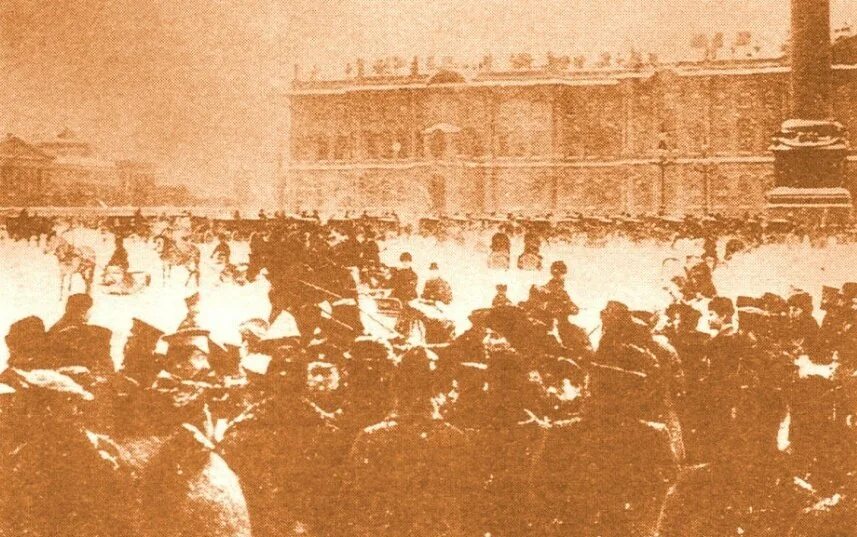 События кровавого воскресенья произошли. Гапон 9 января 1905. Революция 1905 Дворцовая площадь. Кровавое воскресенье 1905 года. Кровавое воскресенье (1905) фото.