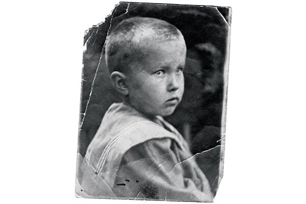 Хроники войны 1941-1945 дети. Блокада ленинграда девочка в платке. Блокадные девочки. Девушка в пуховом платке. Виктор бакин блокадные девочки.