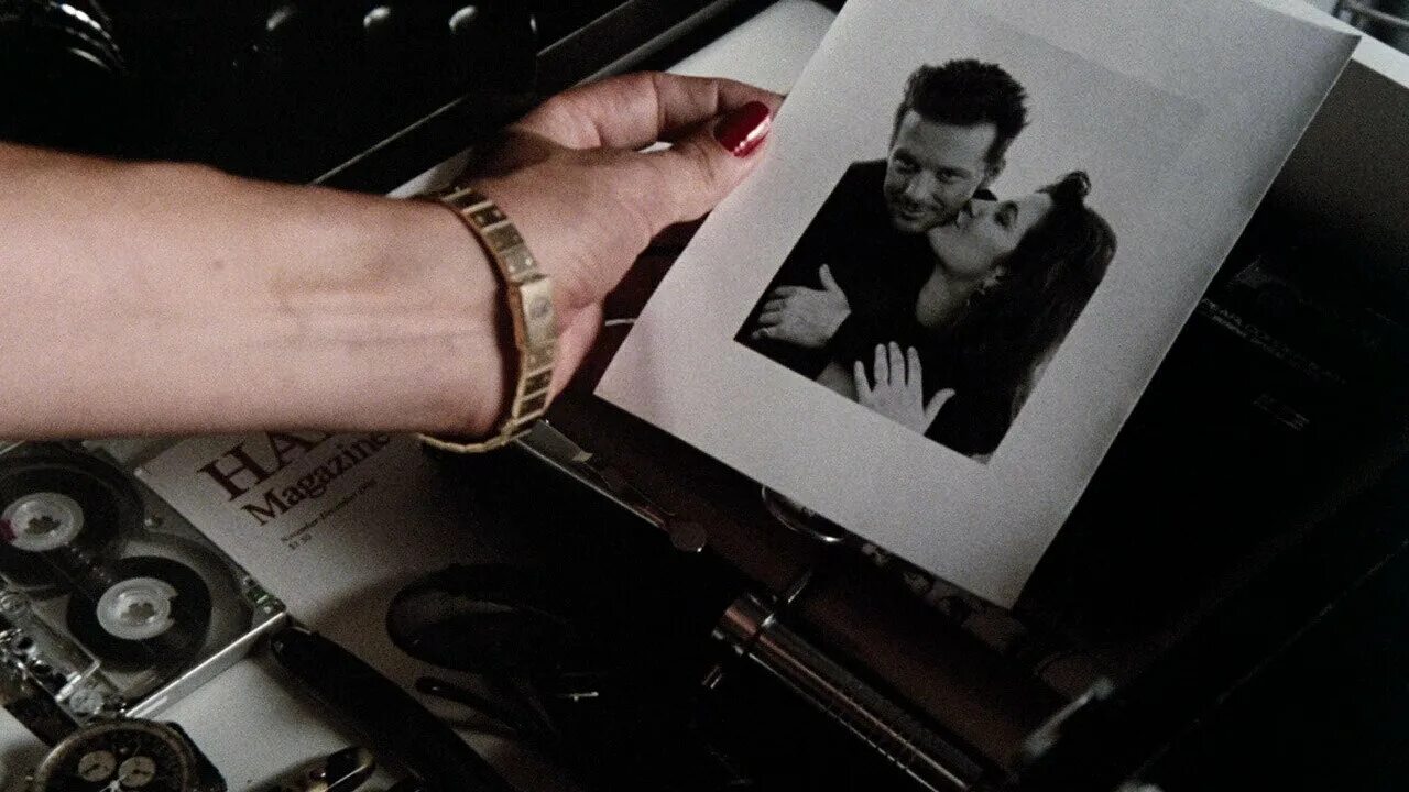 9 5 недель фильм. 9 1 2 недель разбор. девять с половиной недель фильм кадры. 9 5 недель фильм. 9 1/2 недель фильм.