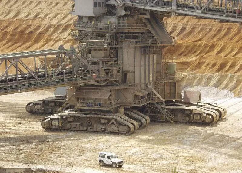 Роторный экскаватор баггер 288. Роторный экскаватор баггер 293. Unit rig mt3700 карьерный самосвал. Самый большой роторный экскаватор в мире bagger 288. Большой карьерный.