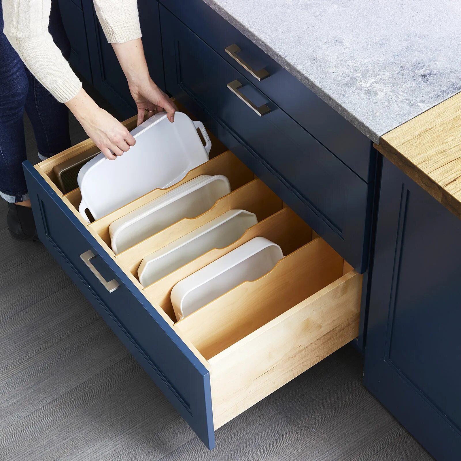 Cabinet drawers. Органайзер для кухни в ящик. Выдвижной ящик. Шкаф с выдвижными ящиками. Cabinet drawers.