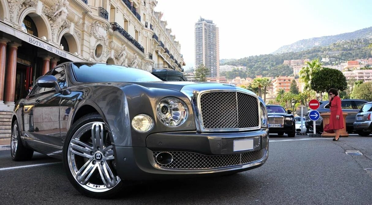 Список роскошных автомобилей. Бентли и Роллс Ройс. Bentley Mulsanne Monaco. Bentley Mulsanne лимузин. Бентли Кадиллак.