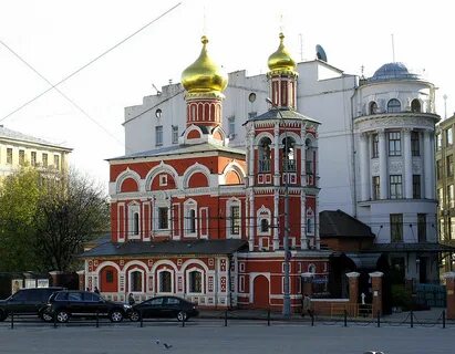 Храм около площади