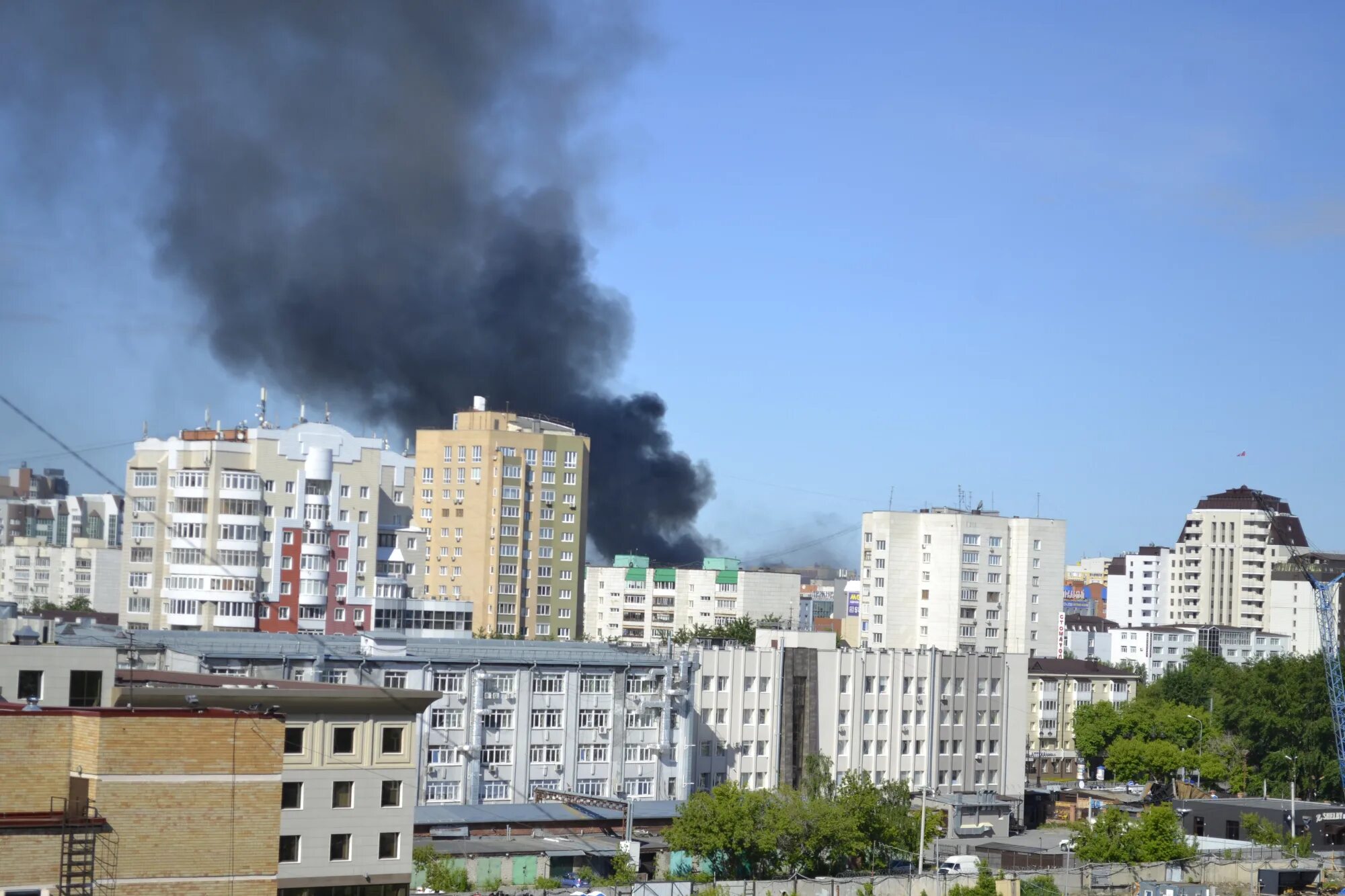 Что горит в тюмени сейчас. Пожар в тюмени. небо пожар. пожар в тюмени сейчас.