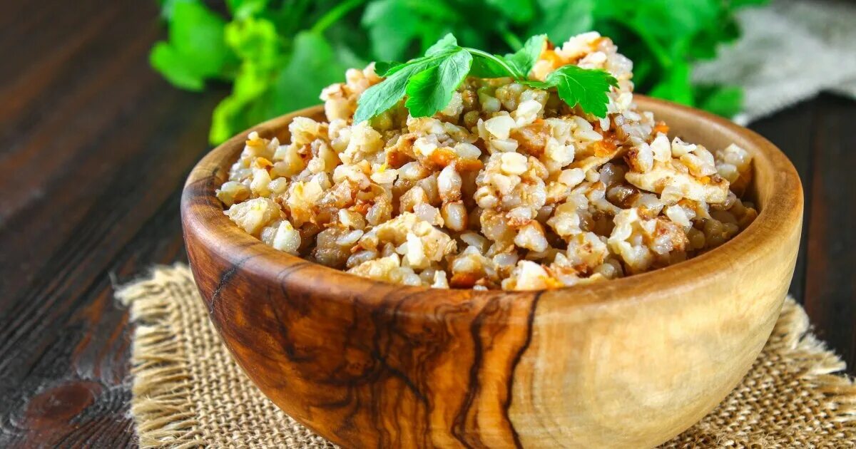 Каша гречневая в банке. Kasha fauscett. Buchweizenbrei. Гречка каша. Смоленская гречневая крупа.