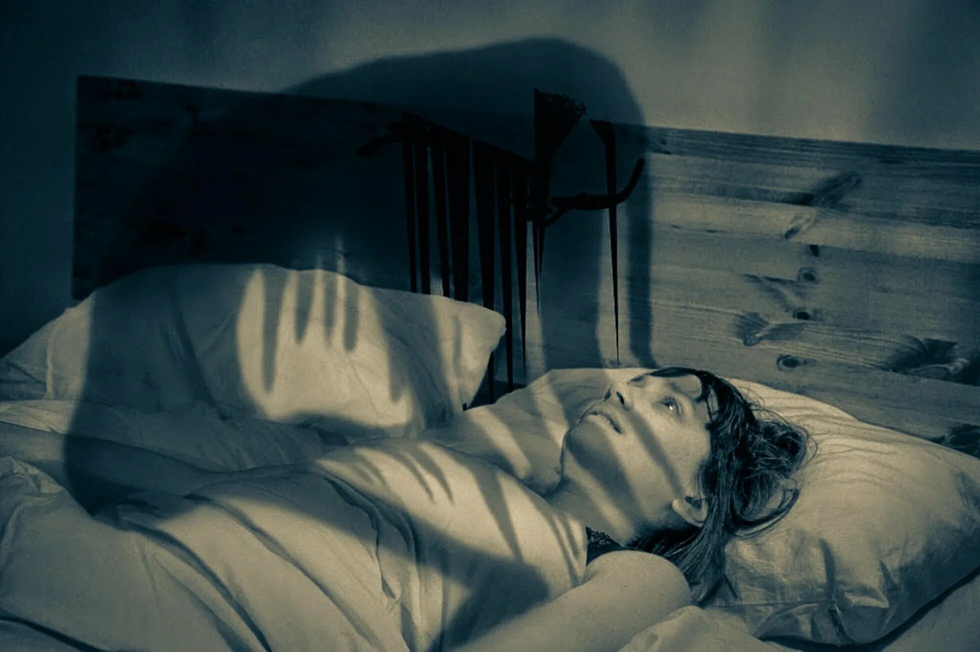 Почему душит во сне. Сонный паралич Паранормальное явление. Сонный паралич Эстетика.