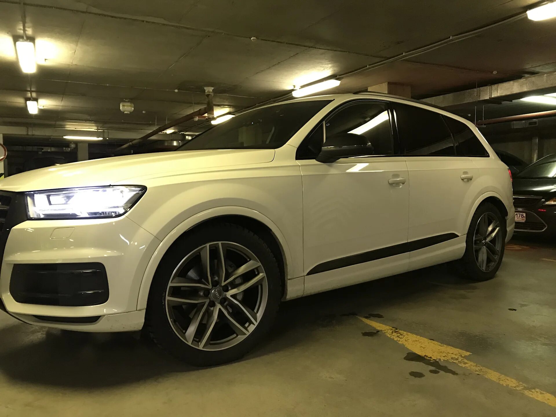 Диски q7 4m. Audi q7 r18. audi q7 r19. 29540 r21 audi q7. диски ауди q7 r21.