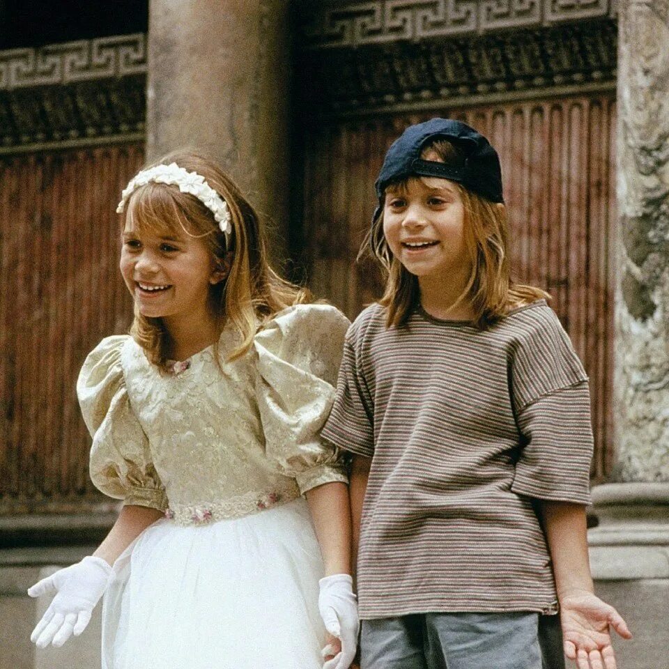 Коди и мэй it takes two. Двое: я и моя тень фильм 1995. It takes two игра. Близняшки двое я и моя тень. Мери кейт и эшли олсен в детстве.