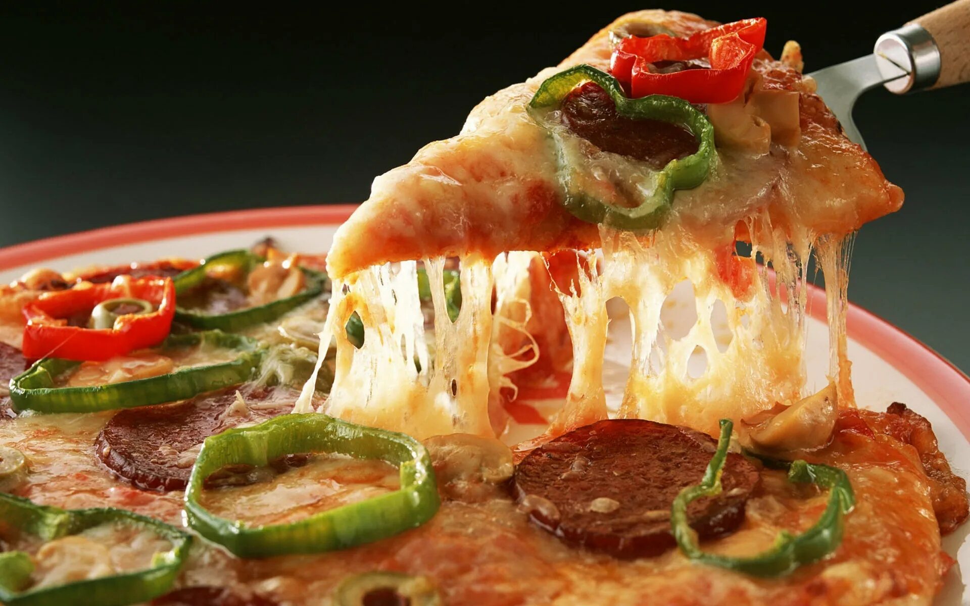 Питса Мазарелла. Вкусная пицца. Итальянская кухня. Вкусные блюда. Овощи фаст фуд