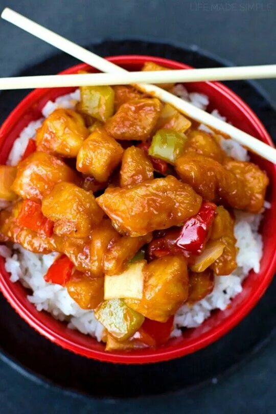 Sour chicken. Sweet and sour chicken. курица с перцем в кисло сладком соусе. курица с ананасами в кисло-сладком соусе по-китайски. китайский чикен.