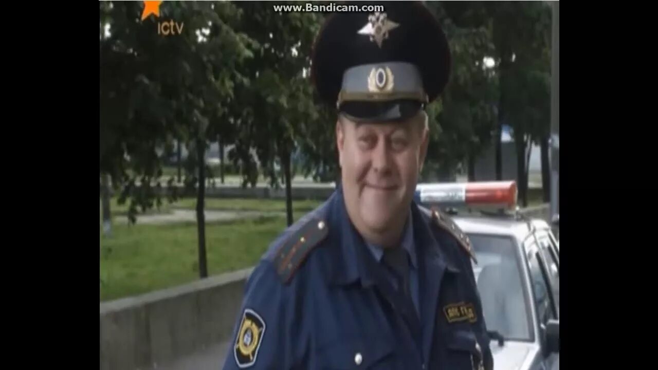 Батрутдинов гаишник. Капитан лавров гаишники. Тимур батрутдинов камеди клаб. Батрутдинов гаишник. Гаишники на дорогах беспредел.