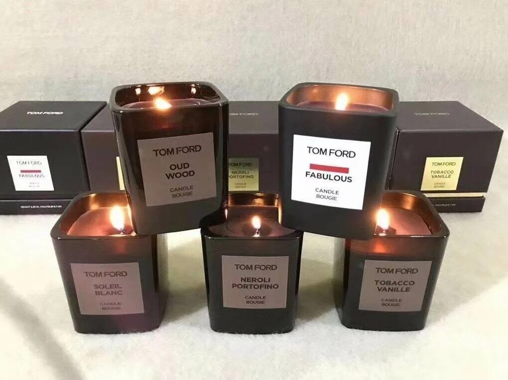 Свеча ароматическая парфюмерная tom ford oud wood. Том форд свечи ароматизированные. Tom ford oud wood свеча. Свечи том форд. Tom ford candle.
