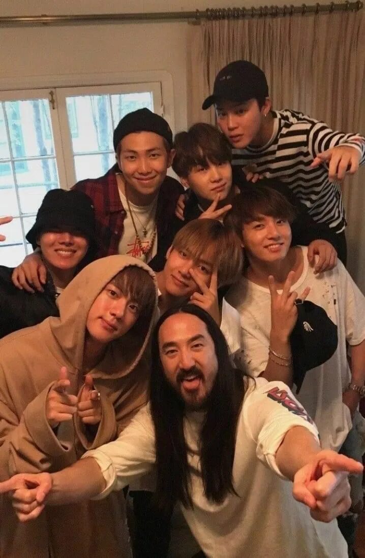 Bts aoki. Bts steve aoki коллаборация. Bts aoki. Bts aoki. Стив аоки фото.