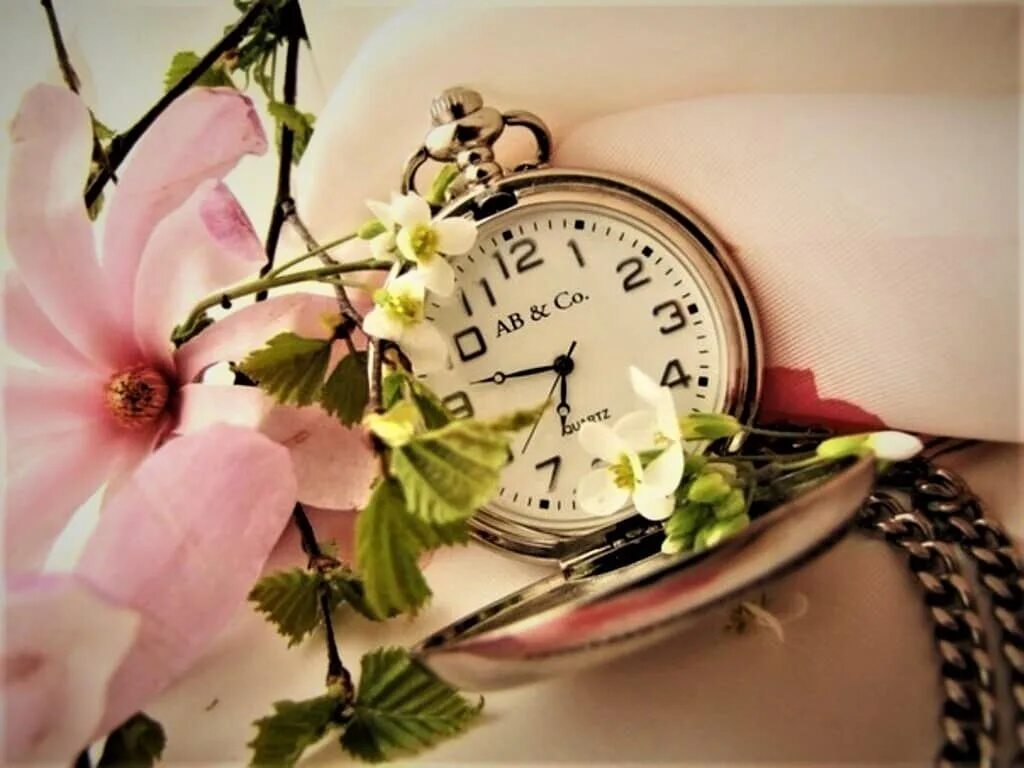 Часы "цветок". Часы лето цветы.