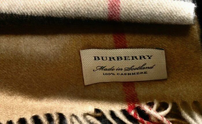 Как отличить burberry. Burberry London бирка. 100% Cashmere Burberry. Burberry London этикетка. Burberry ярлык.
