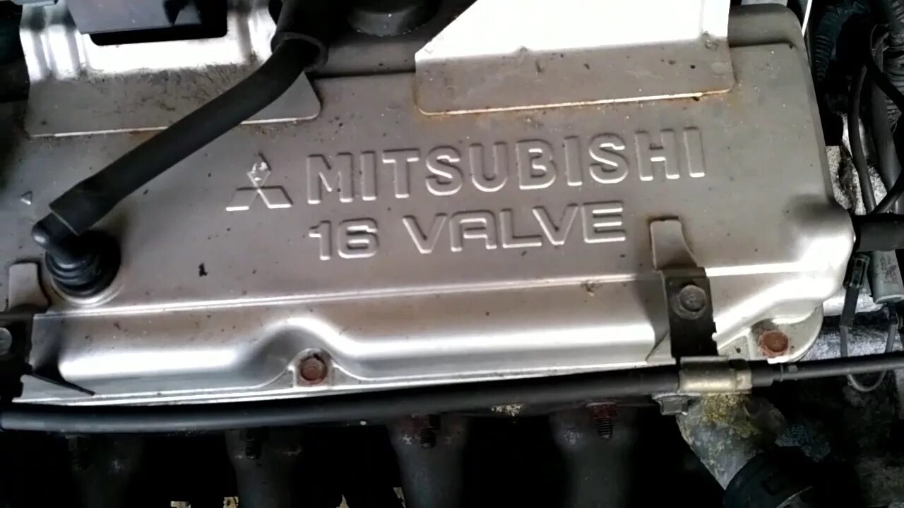 Номер двигателя мицубиси. Mitsubishi 4g92 номер двигателя. Митсубиси Кольт 4g92. Мотор 4g92 Лансер. 4g92 номер двигателя Митсубиси.