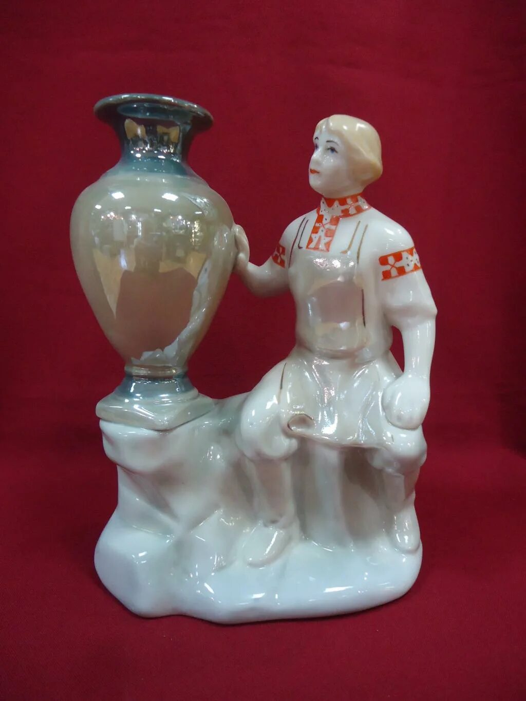 Вазы сысертского завода. Букеты цветов домашние фото. Царская семья сысерть фарфор. Штоф сысерть ссср фарфоровый. Цветы сысерть.