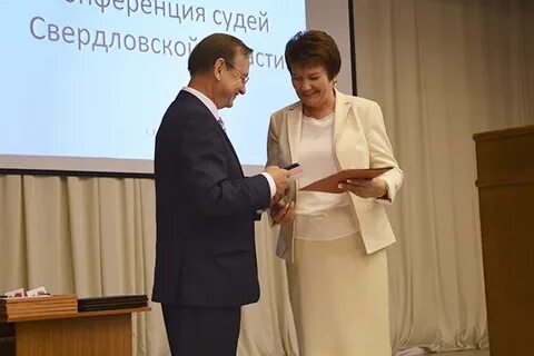 Судей 18